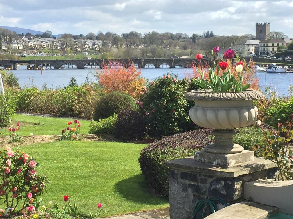 The Lakeside Hotel & Leisure Centre Killaloe Εξωτερικό φωτογραφία